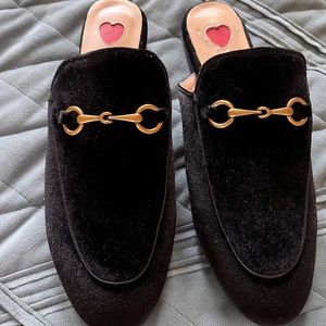 Designer inspired ( Princeton velvet mules). Size 40, new never worn